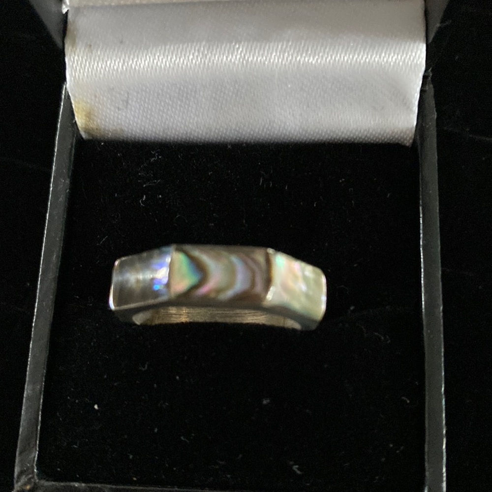 SOLD ❌ Abalone Shell Inlay Women's Band - Iridescent Colors size 8